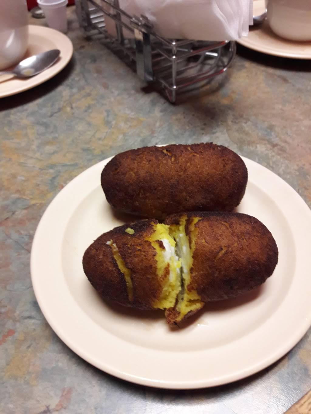 Golfo De Fonseca Restaurant | restaurant | 9761 Laurel Canyon Blvd, Pacoima, CA 91331, USA | 8188349492 OR +1 818-834-9492