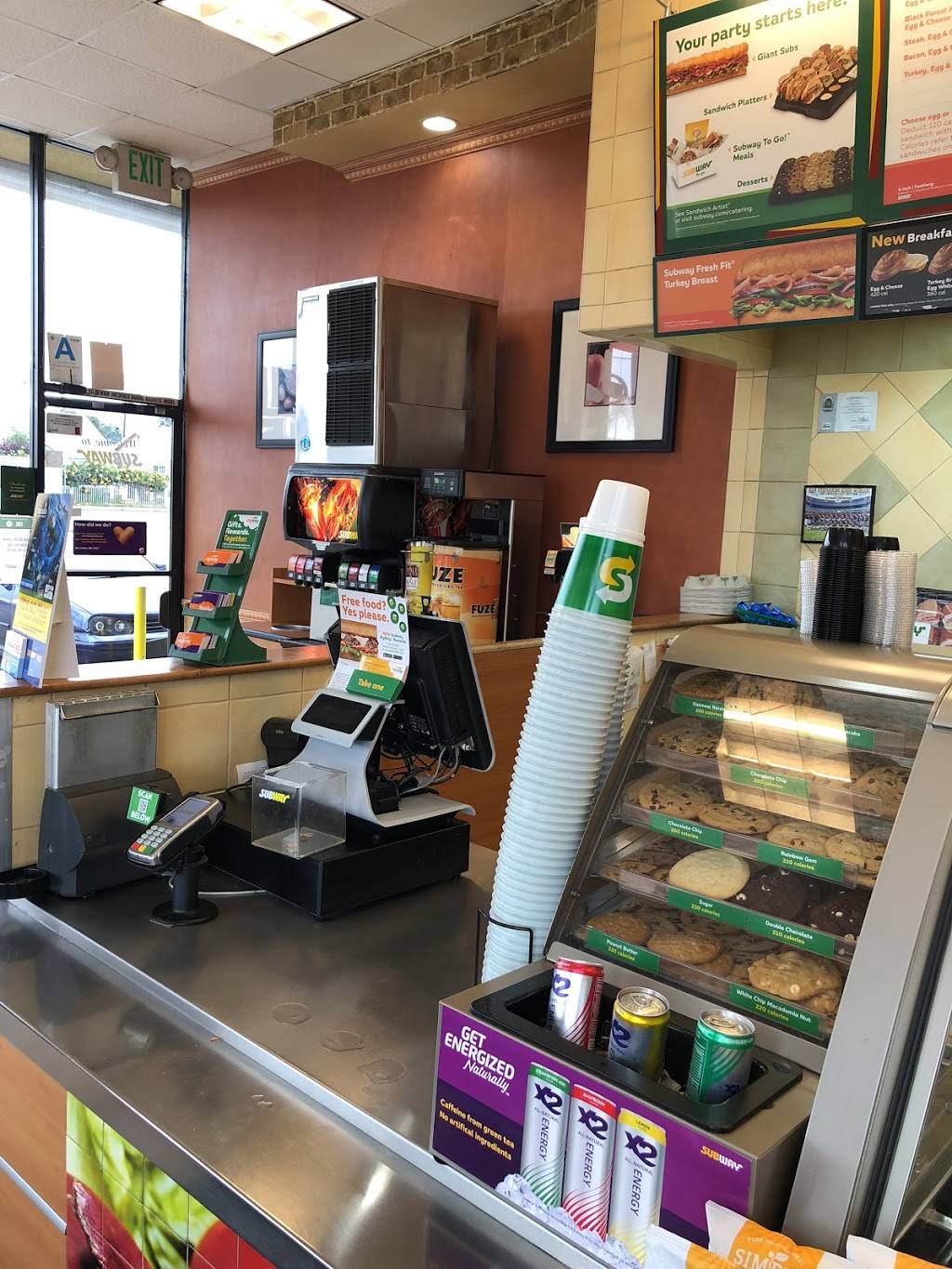 Subway Restaurants | restaurant | 11220 Laurel Canyon Blvd #101, San Fernando, CA 91340, USA | 8188383532 OR +1 818-838-3532