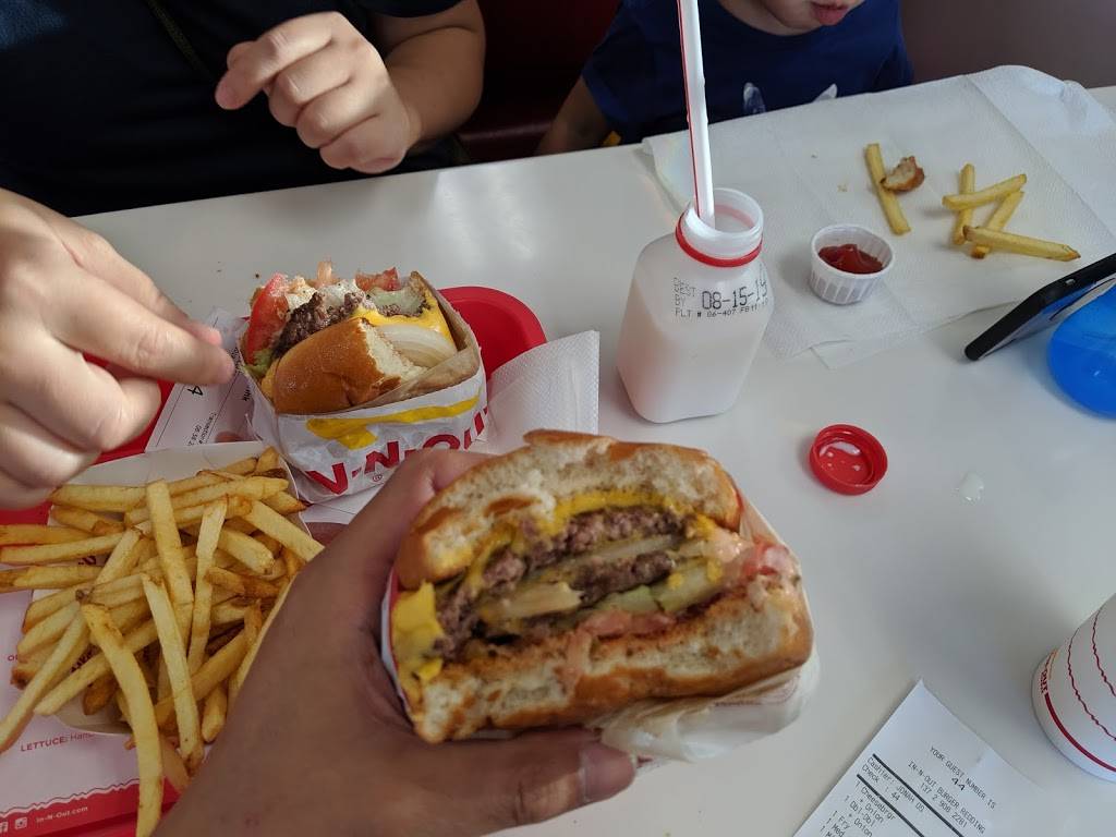 In-N-Out Burger | restaurant | 1275 Dana Dr, Redding, CA 96003, USA | 8007861000 OR +1 800-786-1000