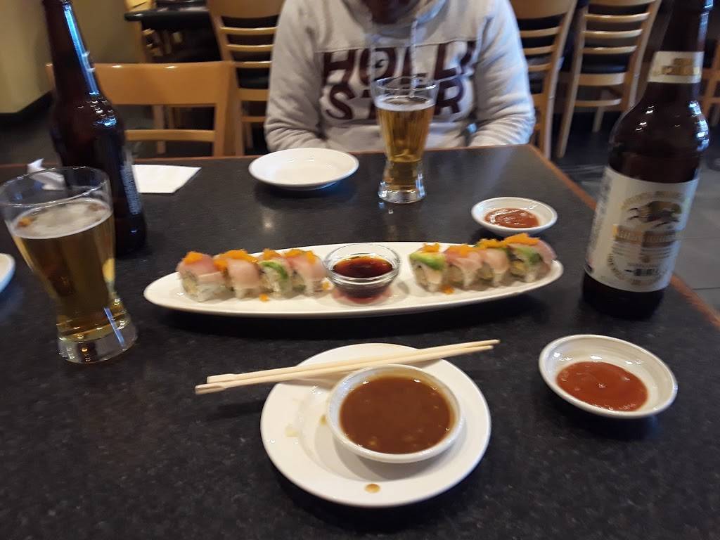 Blue Fin Sushi Bar | restaurant | 257 N El Camino Real, Encinitas, CA 92024, USA | 7604791555 OR +1 760-479-1555