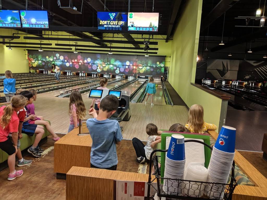 Incredible Mos | restaurant | 1355 Silver Lake Crossings Blvd, Grawn, MI 49637, USA | 2319441355 OR +1 231-944-1355