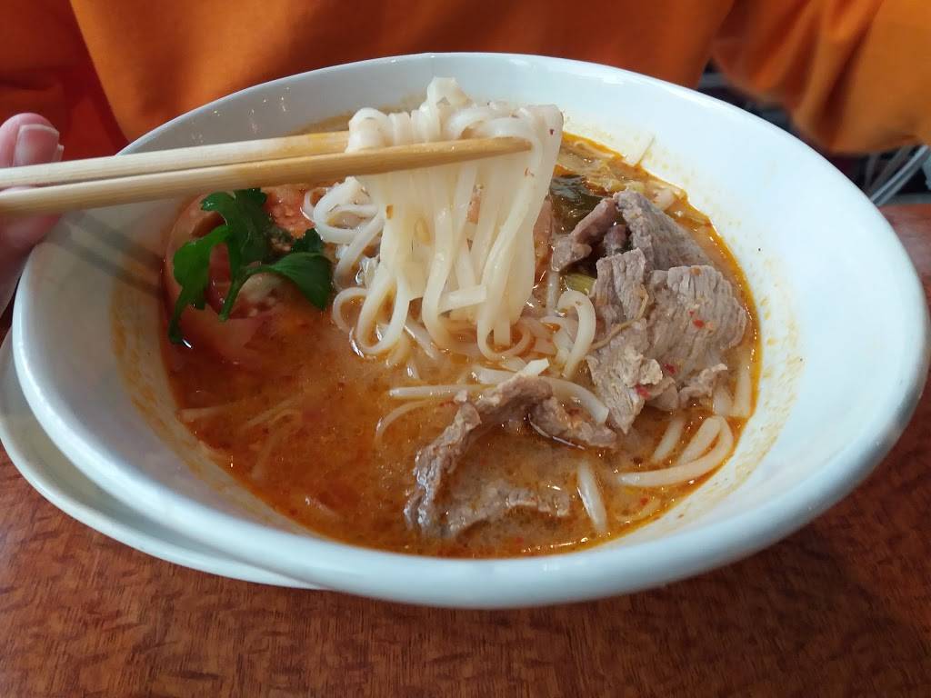 Thai Chef Cuisine | restaurant | 233 Roncesvalles Ave, Toronto, ON M6R 2L6, Canada | 4169150095 OR +1 416-915-0095