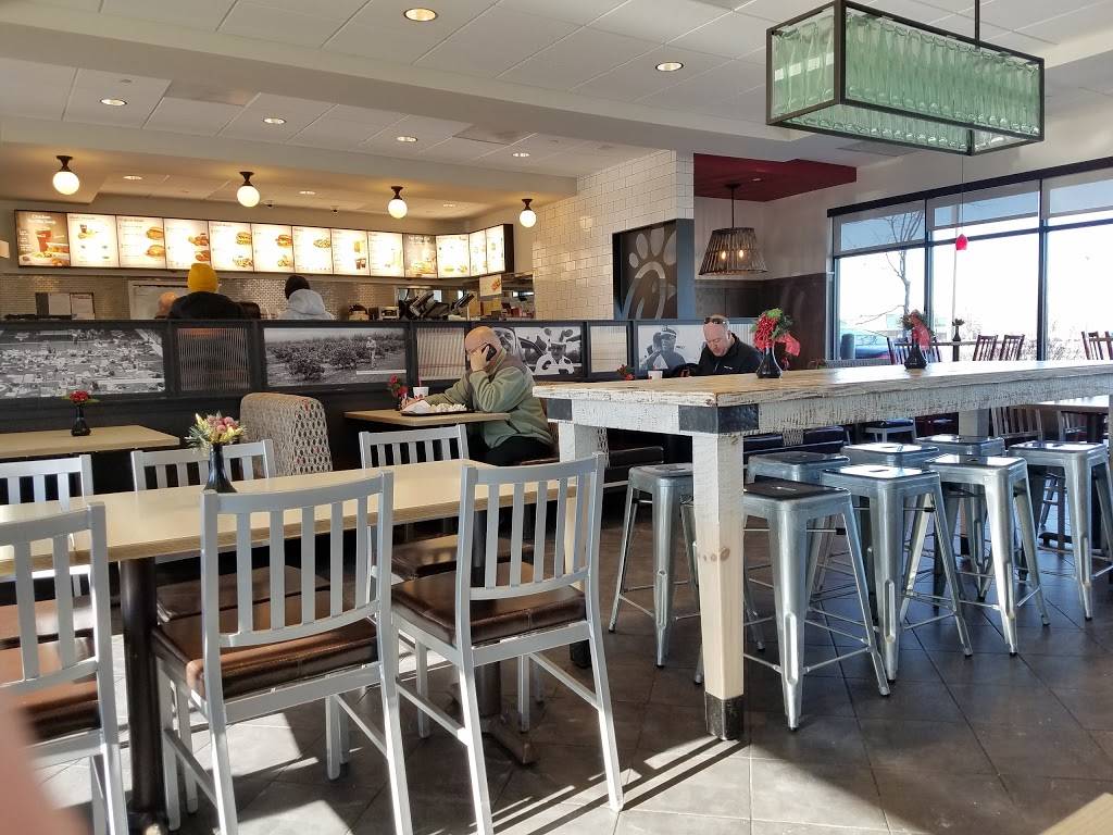 Chick-fil-A | restaurant | 2645 S 108th St, West Allis, WI 53227, USA | 4143274885 OR +1 414-327-4885