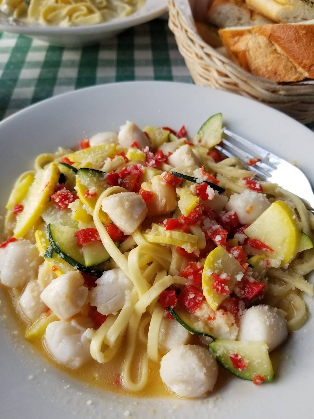Pauls Pasta Shop | restaurant | 223 Thames St, Groton, CT 06340, USA | 8604455276 OR +1 860-445-5276