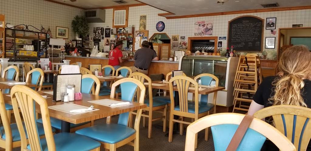 Farmingdale Breakfast Club | cafe | 14 Main St, Farmingdale, NJ 07727, USA | 7327511191 OR +1 732-751-1191