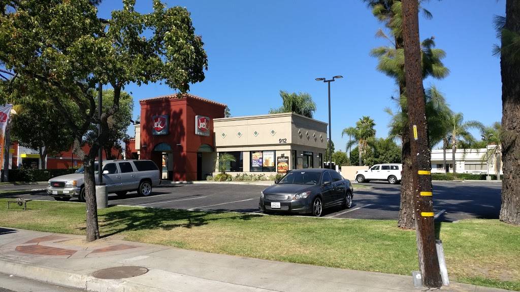 Jack in the Box | restaurant | 912 N Azusa Ave, Covina, CA 91722, USA | 6263318301 OR +1 626-331-8301