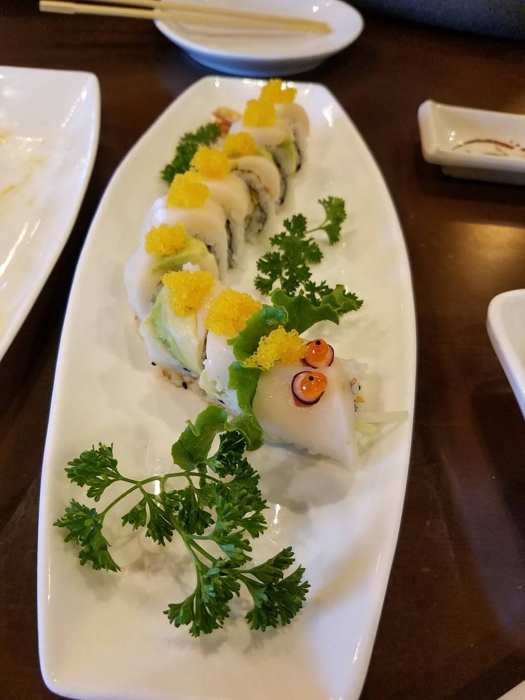 Lus Sushi & Chinese | restaurant | 2001 S Naperville Rd, Wheaton, IL 60189, USA | 6308582006 OR +1 630-858-2006