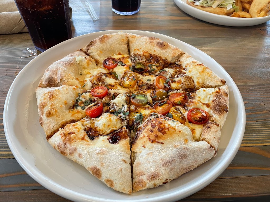 The Barnyard Crafthouse & Eatery | restaurant | 11011 E Tanque Verde Rd, Tucson, AZ 85749, USA | 5206007570 OR +1 520-600-7570