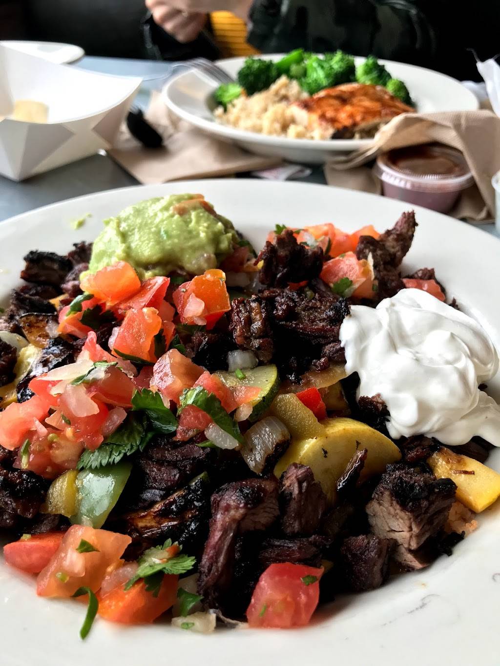 Sharkys Woodfired Mexican Grill | restaurant | 12905 Ventura Blvd, Studio City, CA 91604, USA | 8186238000 OR +1 818-623-8000