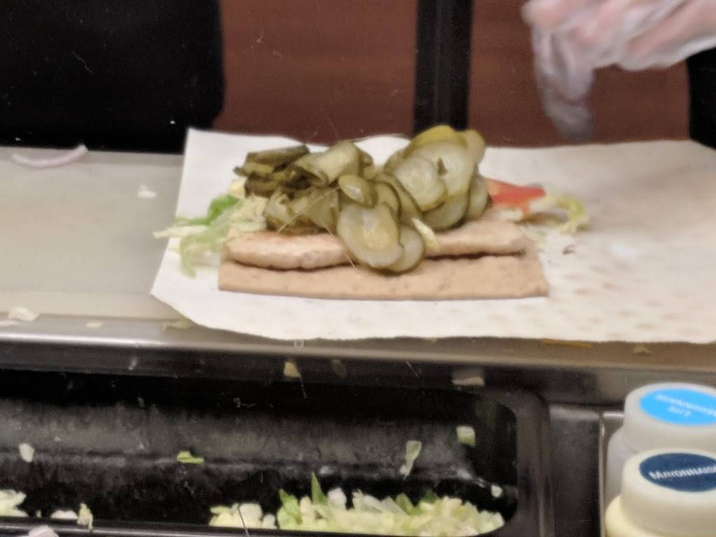 Subway Restaurants | restaurant | 476 Main St, Winooski, VT 05404, USA | 8026559600 OR +1 802-655-9600