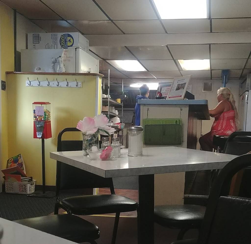 Fast Teddys Restaurant | restaurant | 221 Main St, Tonawanda, NY 14150, USA | 7166929905 OR +1 716-692-9905