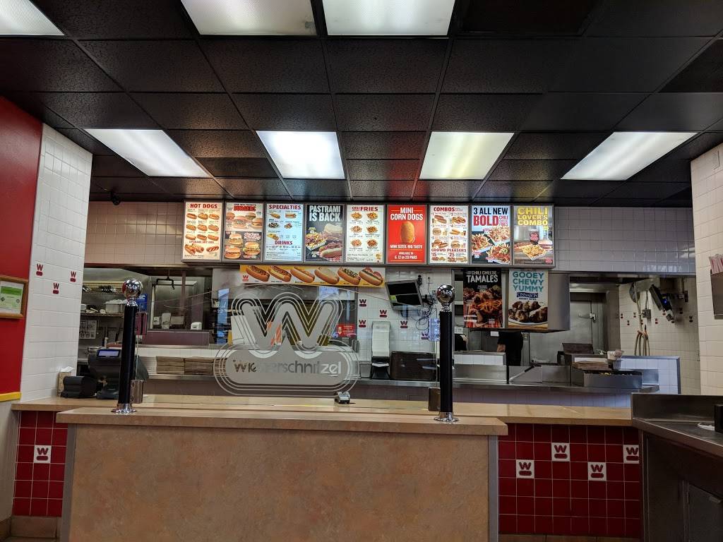Wienerschnitzel | restaurant | 2900 Standiford Ave, Modesto, CA 95350, USA | 2095211111 OR +1 209-521-1111