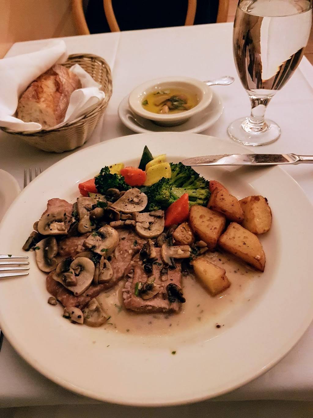 Via Veneto | restaurant | 2244 Fillmore St, San Francisco, CA 94115, USA | 4153469211 OR +1 415-346-9211