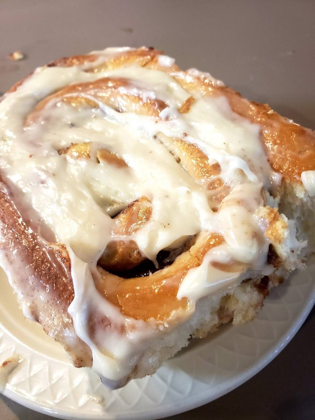 Heifers & Hens | restaurant | 2219 SW 74th St, Oklahoma City, OK 73159, USA | 4059005245 OR +1 405-900-5245