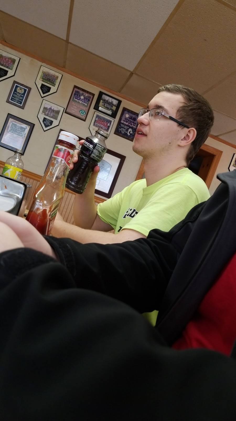 Thompson House of Pizza | restaurant | 1139 Riverside Dr, North Grosvenor Dale, CT 06255, USA | 8609233018 OR +1 860-923-3018