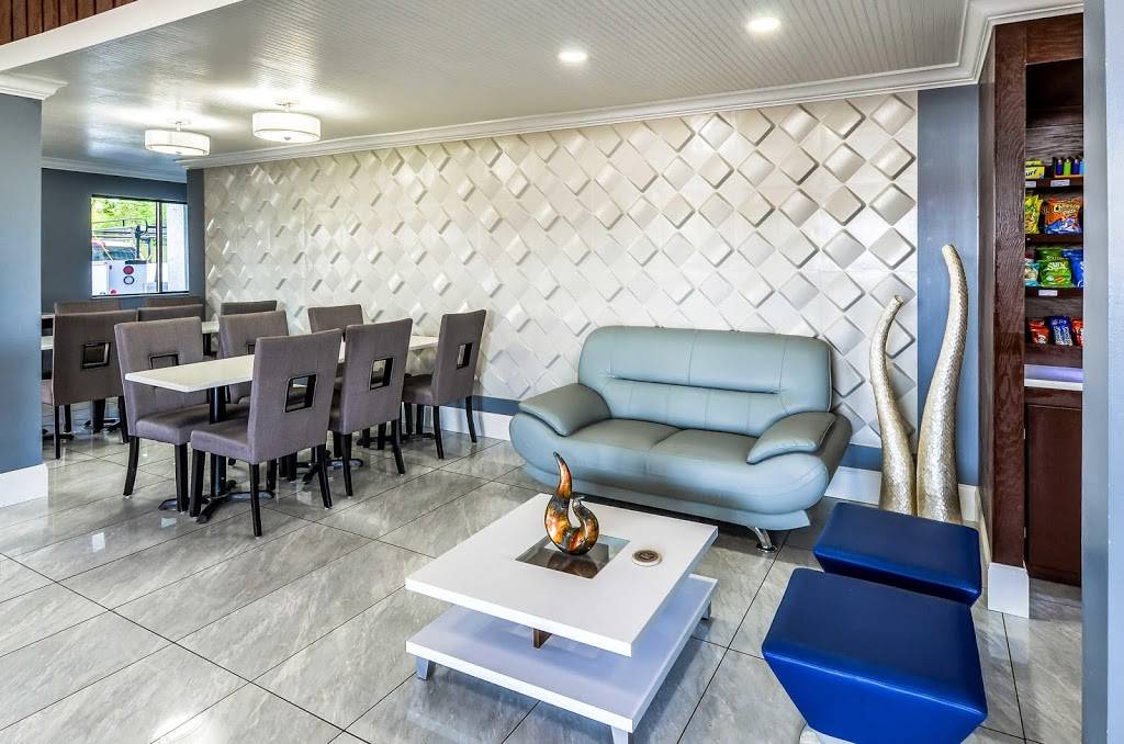 Rodeway Inn | restaurant | 2311 Ashley Phosphate Rd, North Charleston, SC 29406, USA | 8435722228 OR +1 843-572-2228