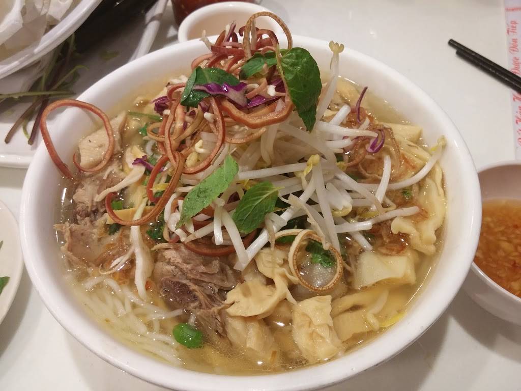 Les Pho | restaurant | 4925 N Broadway, Chicago, IL 60640, USA | 7737848723 OR +1 773-784-8723