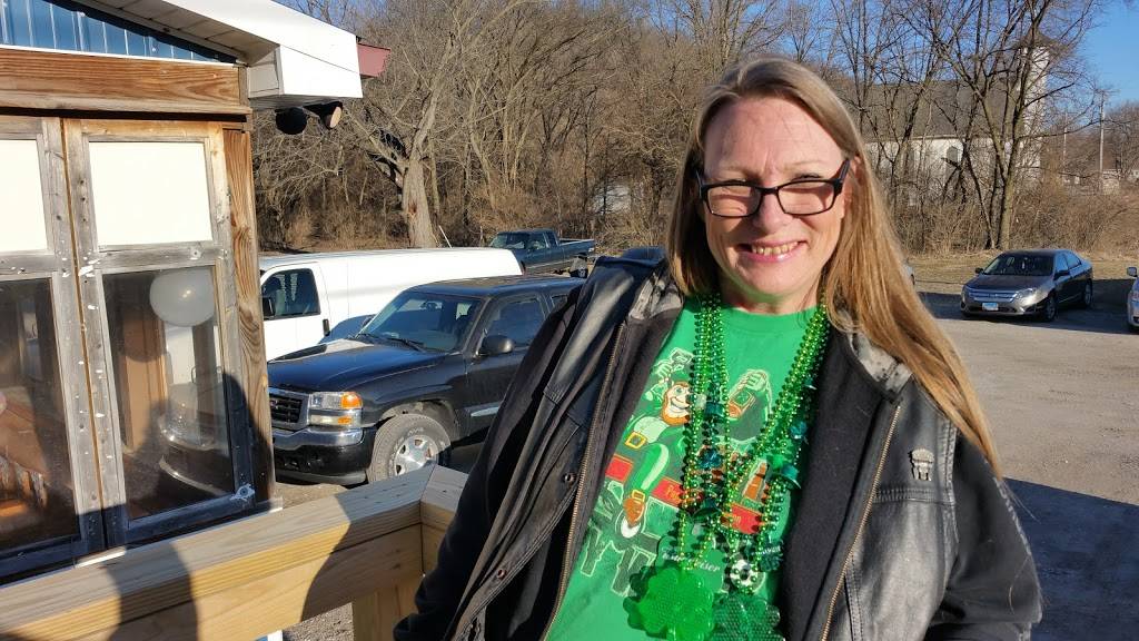 Beer 32 Bar & Grill. | restaurant | 4215 W Southport Rd, Peoria, IL 61615, USA | 3098392049 OR +1 309-839-2049