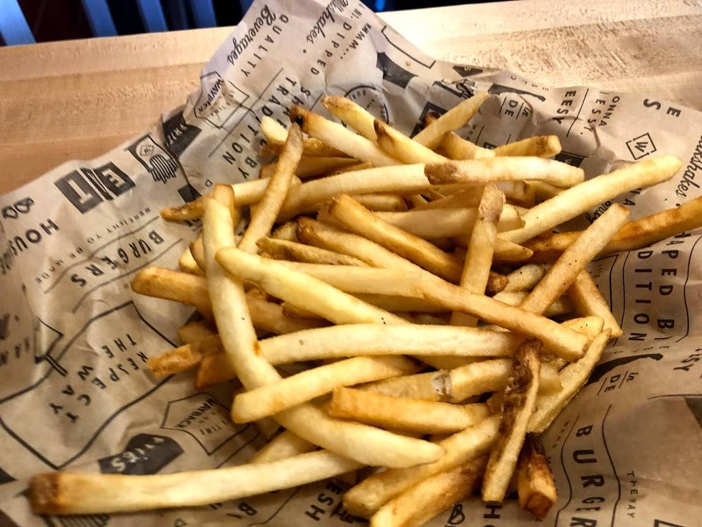 Wayback Burgers Milford | restaurant | 913 N Dupont Blvd, Milford, DE 19963, USA | 3027255653 OR +1 302-725-5653