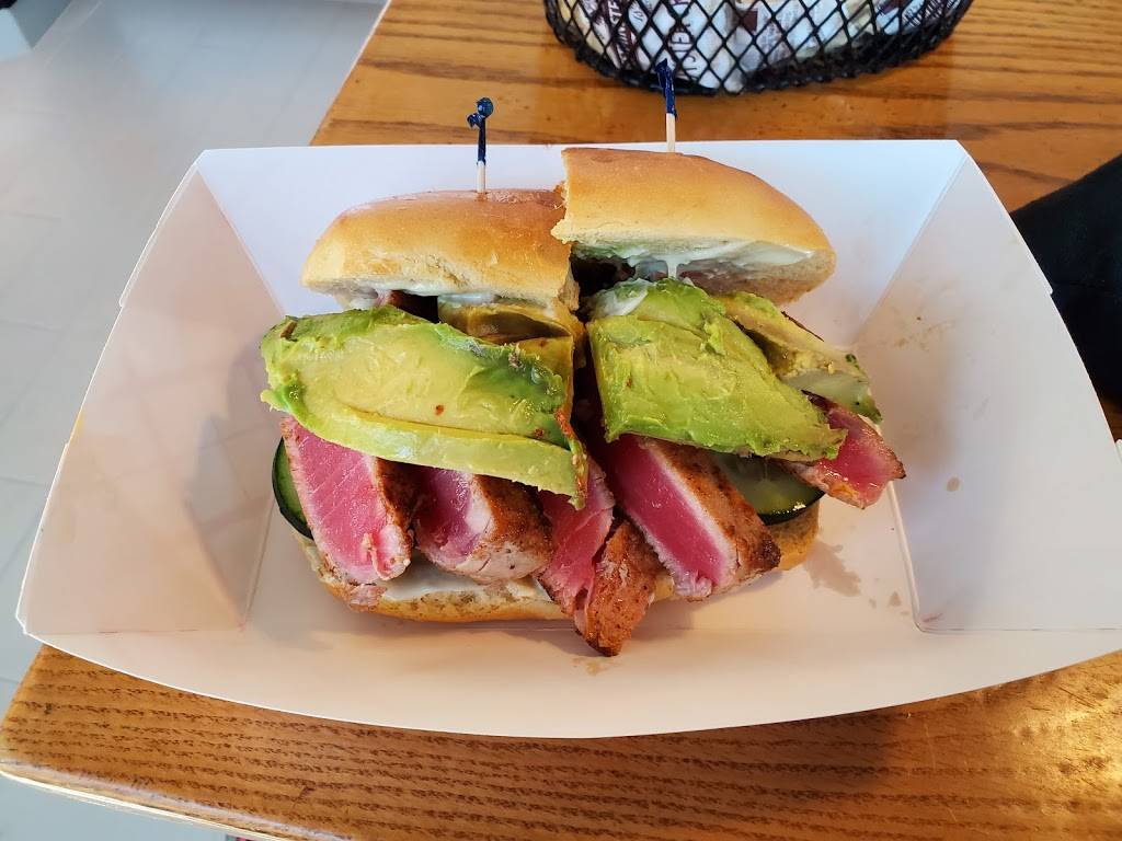 Lobstah On a Roll | restaurant | 135 Lafayette St, Salem, MA 01970, USA | 9785948226 OR +1 978-594-8226