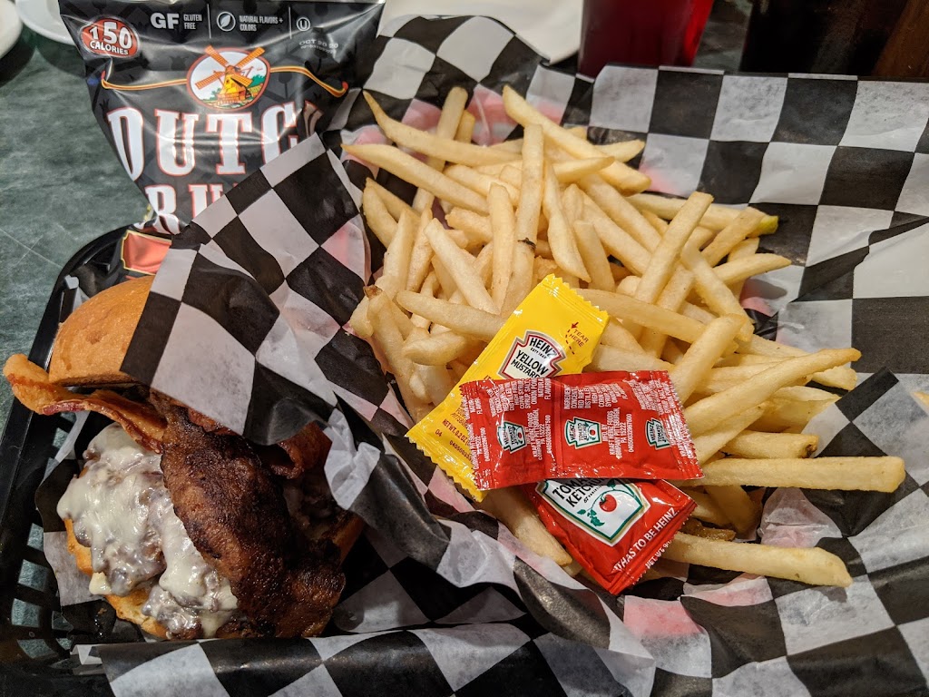 Bay Street Burger Dive | restaurant | 731 Randolph Ave, St Paul, MN 55102, USA | 6512943240 OR +1 651-294-3240