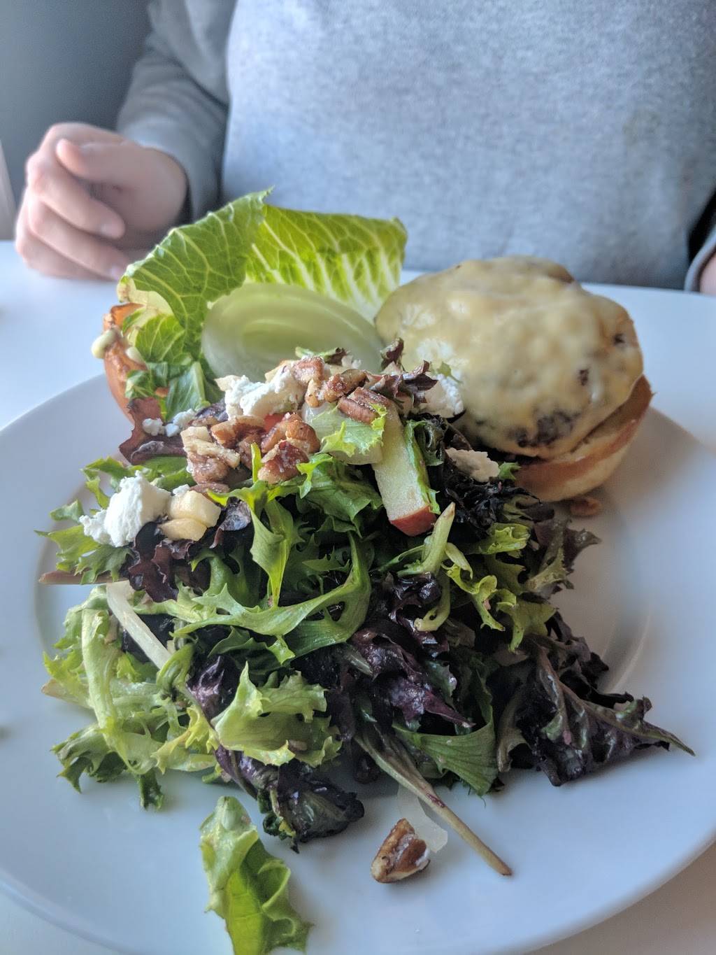 Nouvelle Restaurant | restaurant | 4110 Colley Ave, Norfolk, VA 23508, USA | 7572483712 OR +1 757-248-3712