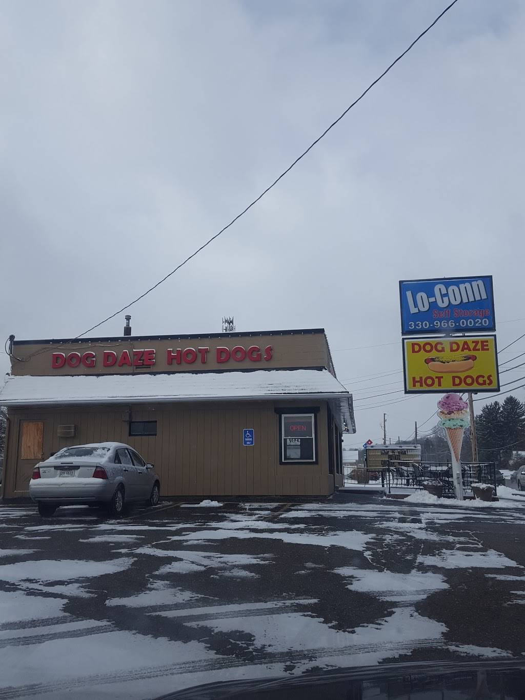 Dog Daze Gourmet Hot Dogs | meal takeaway | 5808 Fulton Dr NW, Canton, OH 44718, USA | 3304973647 OR +1 330-497-3647