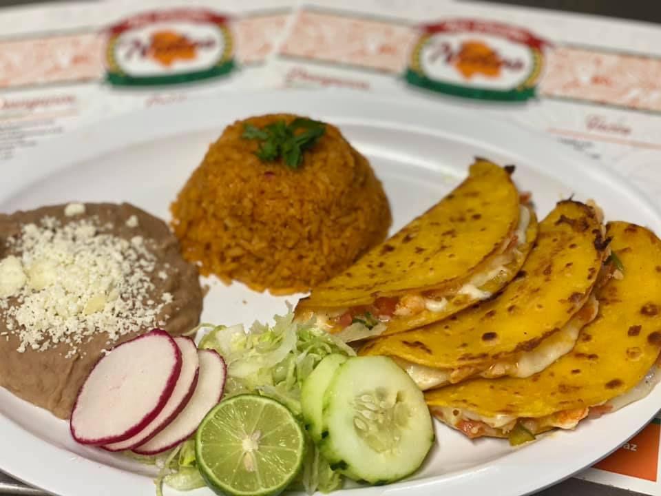 Los Cuatro Nietos Restaurant & Sea Food | restaurant | 705 E Mohave St, Phoenix, AZ 85034, USA | 6022834158 OR +1 602-283-4158