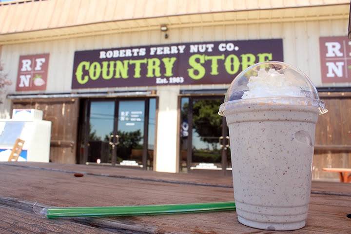 Roberts Ferry Nut Company | meal takeaway | 20493 Yosemite Blvd, Waterford, CA 95386, USA | 2098743247 OR +1 209-874-3247