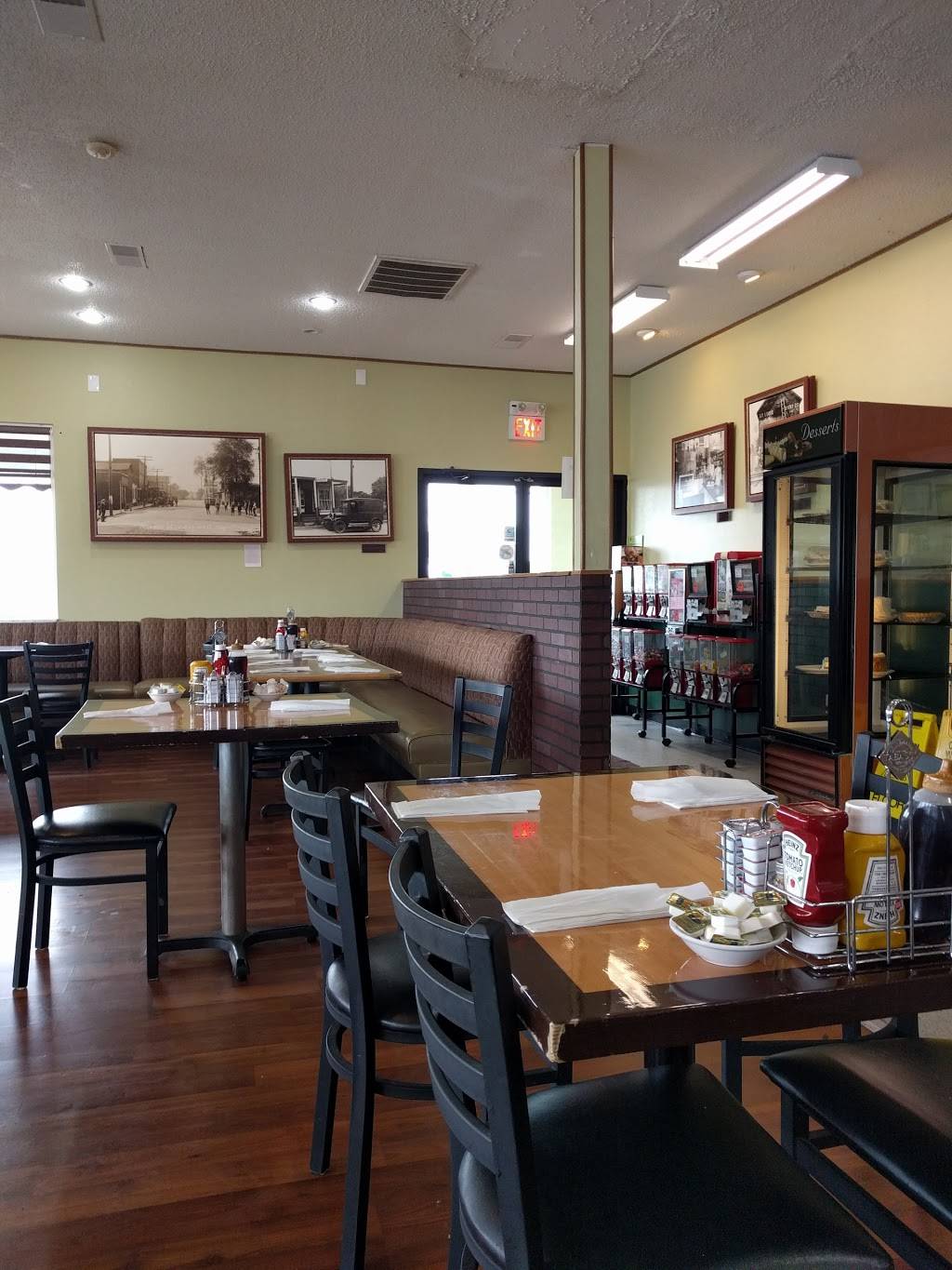 Troy Family Restaurant | restaurant | 307 Bargraves Blvd, Troy, IL 62294, USA | 6186677901 OR +1 618-667-7901