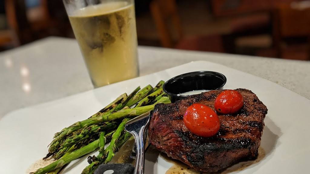 Gibbys Dining and Drinks | night club | 9134 Executive Park Dr, Knoxville, TN 37923, USA | 8656931011 OR +1 865-693-1011