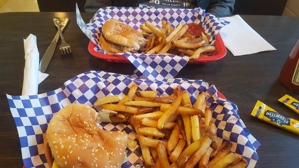 Clays Cafe & Catering | restaurant | 808 W Main St, Hebron, OH 43025, USA | 7409292529 OR +1 740-929-2529