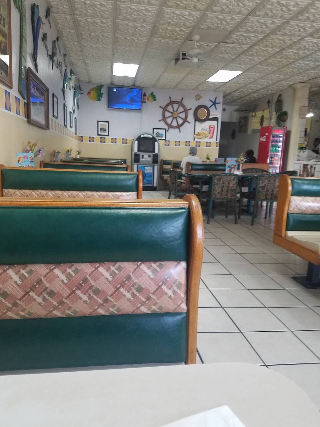 La Langosta Restaurant | restaurant | 119 N Uruapan Way, Dinuba, CA 93618, USA | 5595960762 OR +1 559-596-0762