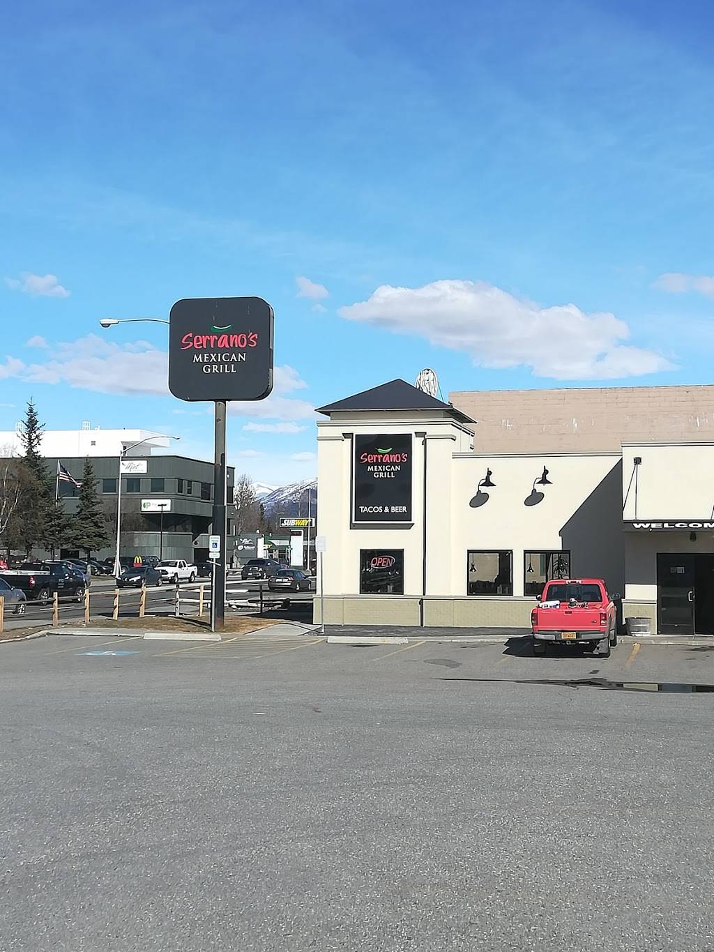 Serranos Mexican Grill | restaurant | 2514 E Tudor Rd, Anchorage, AK 99507, USA | 9075615611 OR +1 907-561-5611