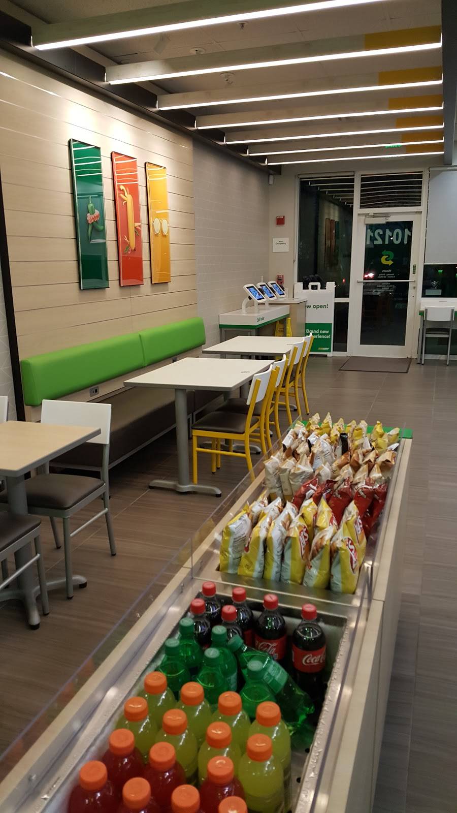 Subway | restaurant | 10121 W Commercial Blvd, Tamarac, FL 33321, USA | 9547243332 OR +1 954-724-3332