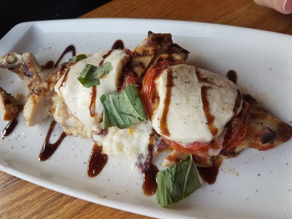 Applebees Grill + Bar | restaurant | 7159 Macedonia Commons Blvd, Macedonia, OH 44056, USA | 3304673600 OR +1 330-467-3600