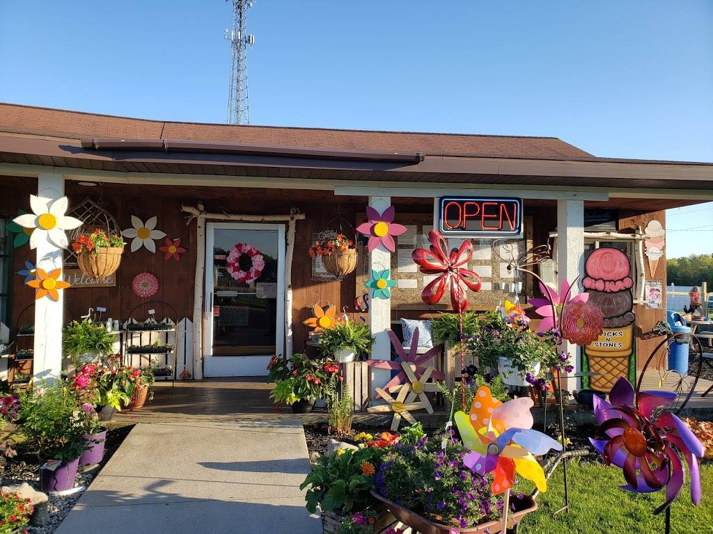 Sticks-N-Stones | restaurant | 21723 W Cannonsville Rd, Pierson, MI 49339, USA | 6166368677 OR +1 616-636-8677