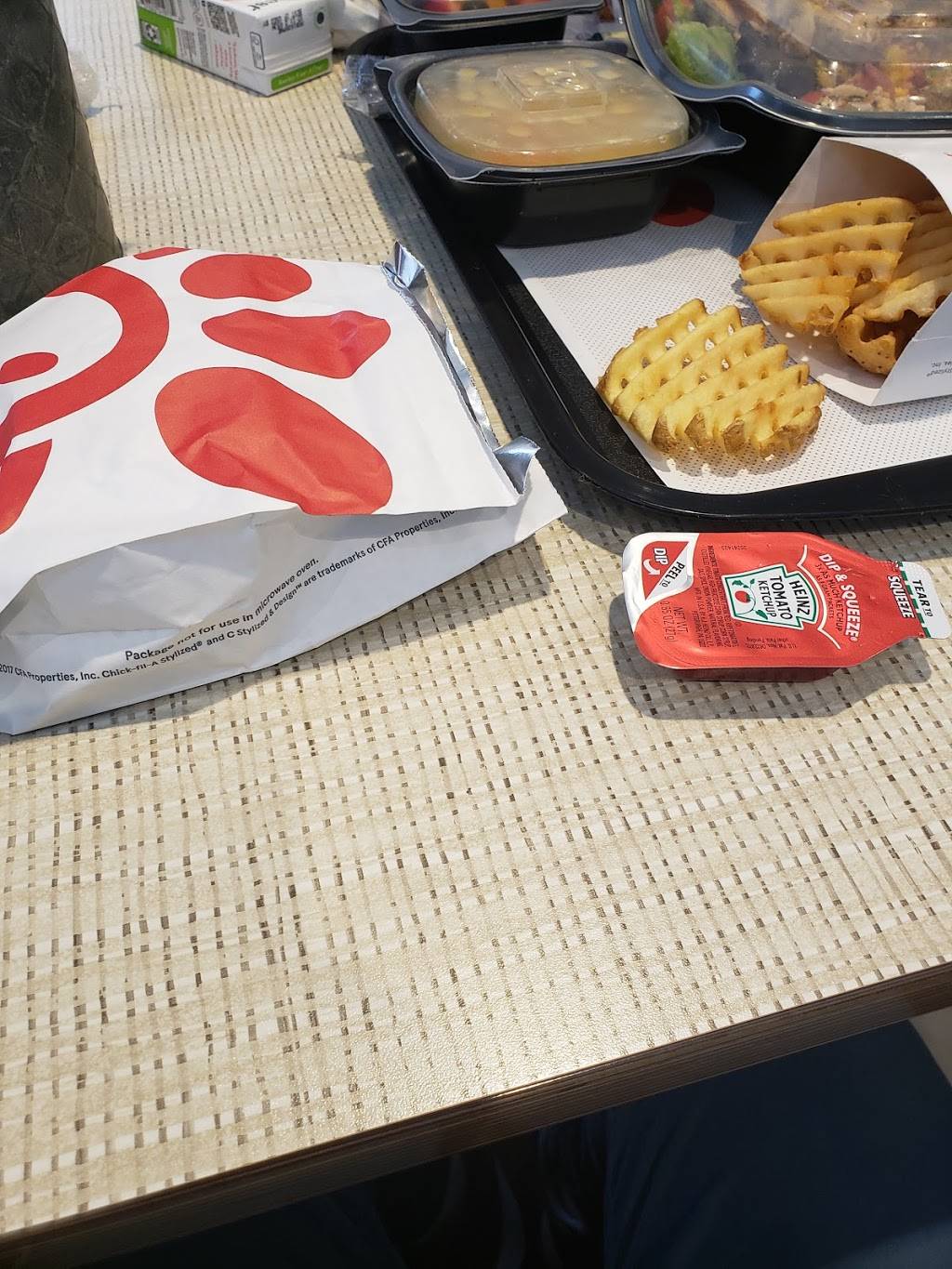 Chick-fil-A | restaurant | 600 Grassfield Pkwy, Chesapeake, VA 23322, USA | 7574361100 OR +1 757-436-1100