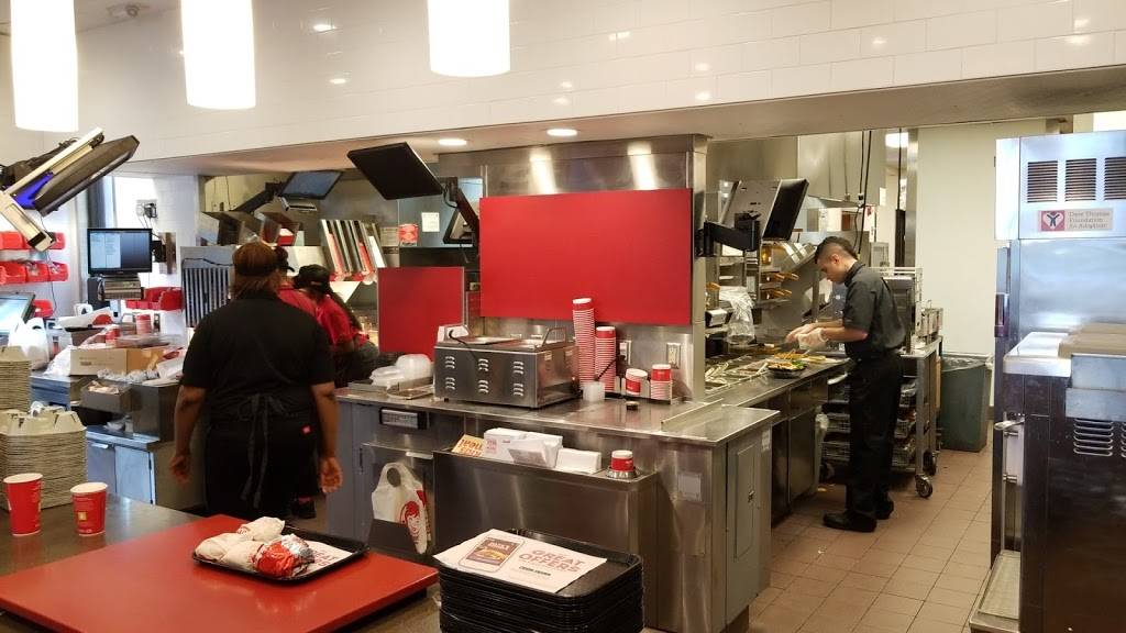 Wendys | restaurant | 1751 Central Park Ave, Yonkers, NY 10710, USA | 9143379524 OR +1 914-337-9524