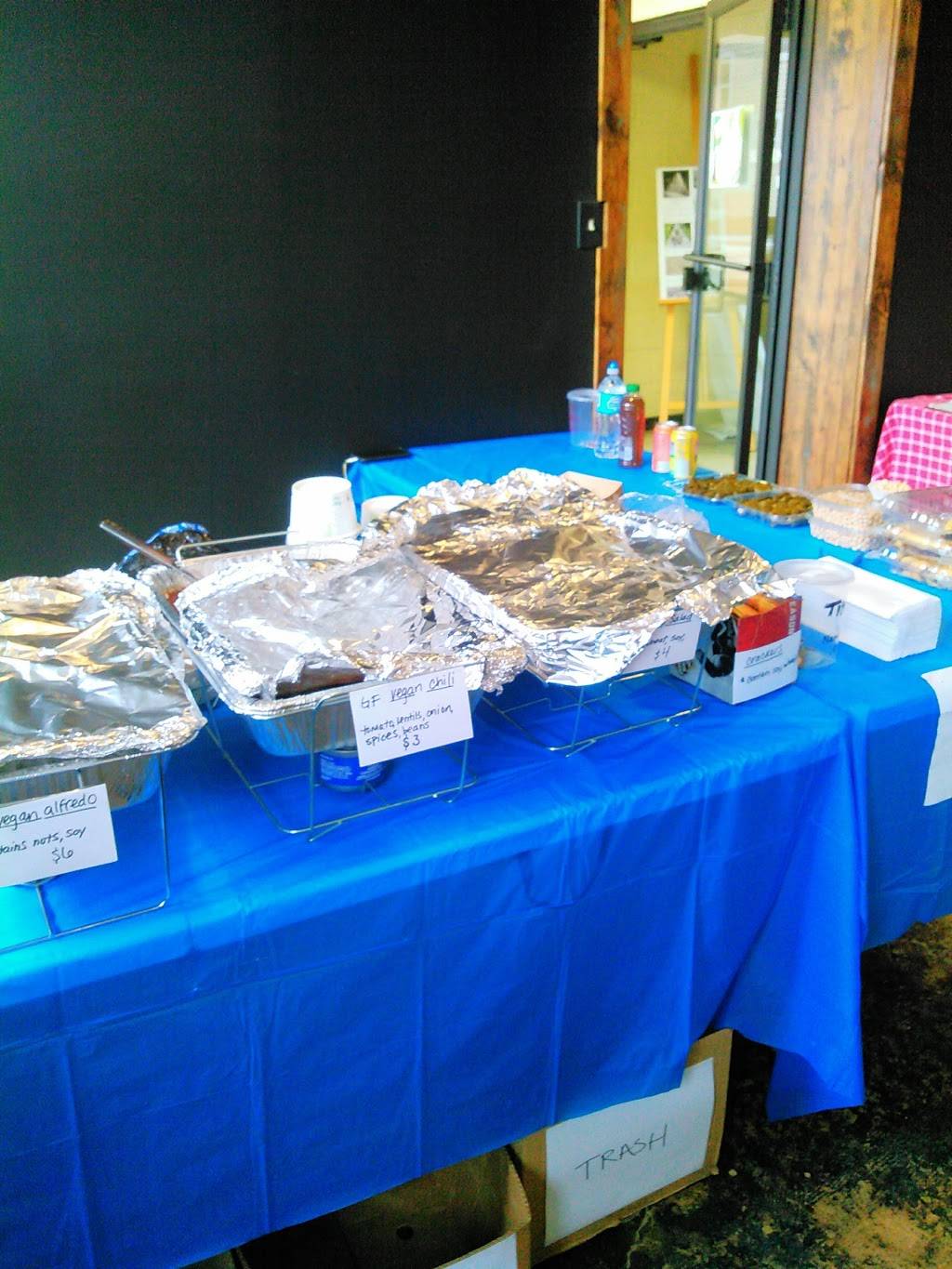 Western Fruit Basket | restaurant | 115 E Market St A, Akron, OH 44308, USA | 3303763917 OR +1 330-376-3917