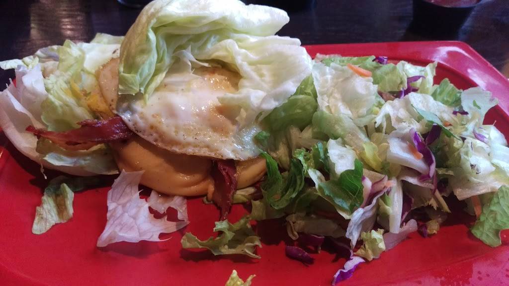 Red Robin Gourmet Burgers and Brews | restaurant | 18029 Garden Way NE, Woodinville, WA 98072, USA | 4254886300 OR +1 425-488-6300