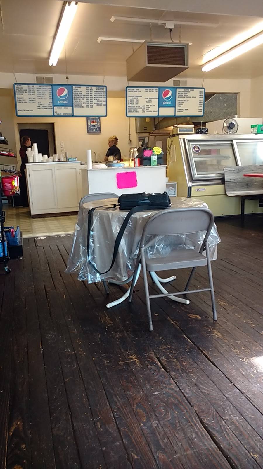 Pavliks | meal takeaway | 621 N Walnut St, Milford, DE 19963, USA | 3024220711 OR +1 302-422-0711