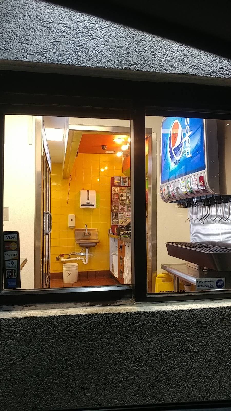 Los Gallitos | restaurant | 2401 W 10th St, Greeley, CO 80634, USA | 9703535860 OR +1 970-353-5860