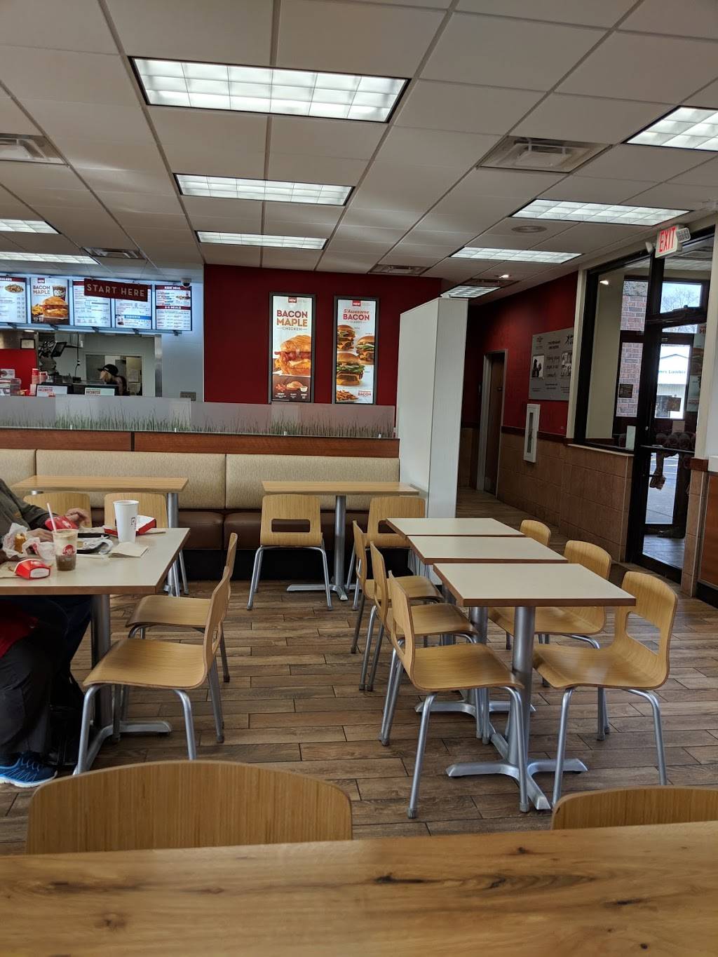 Wendys | restaurant | 1051 N Tuscarawas Ave, Dover, OH 44622, USA | 3303640073 OR +1 330-364-0073