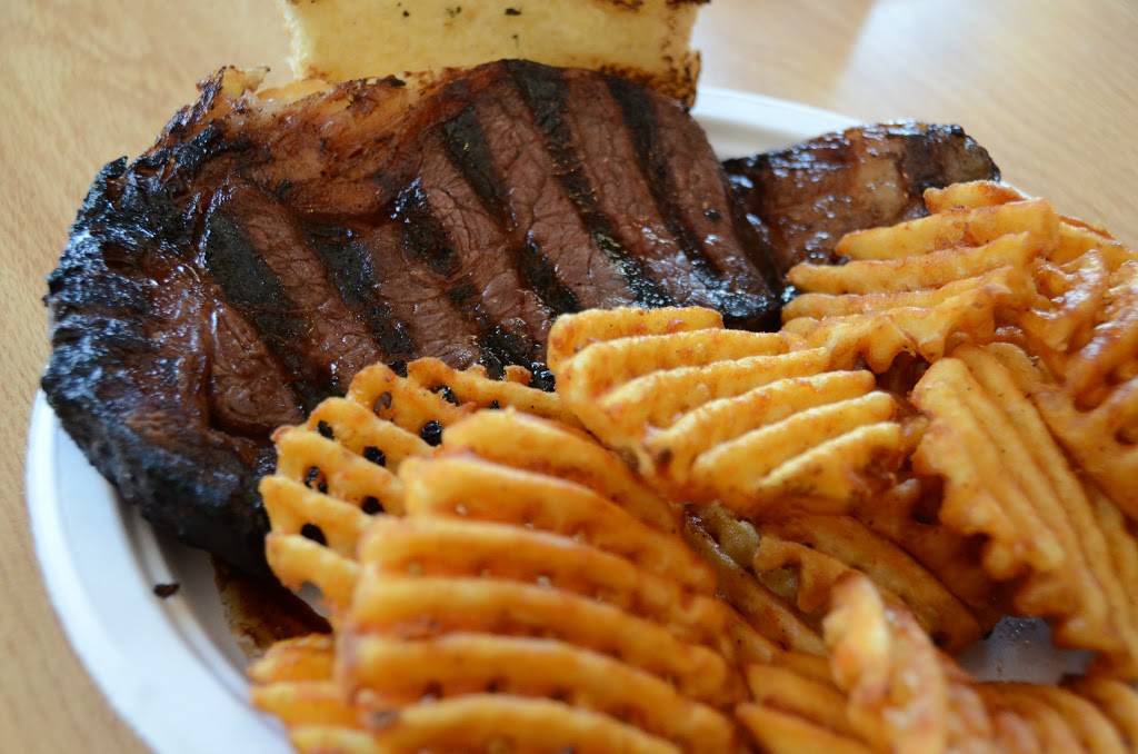 Woodeyes Bar and Grill | restaurant | 700 W Main St, Winneconne, WI 54986, USA | 9205824887 OR +1 920-582-4887