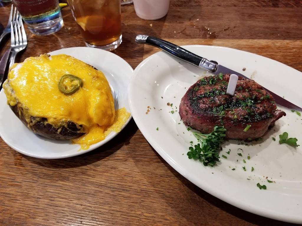 The Barn Door Restaurant | restaurant | 8400 N New Braunfels Ave, San Antonio, TX 78209, USA | 2108240116 OR +1 210-824-0116