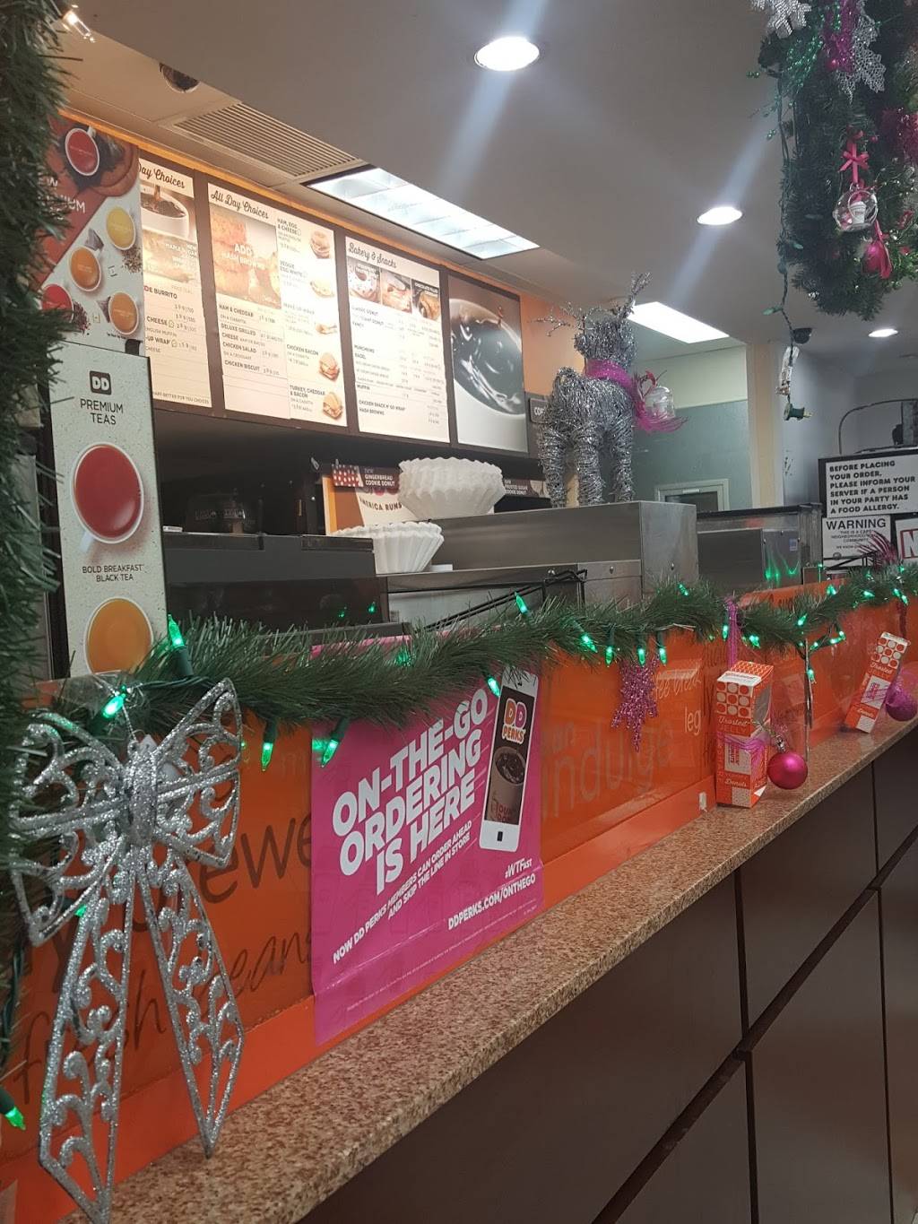 Dunkin Donuts | cafe | 7450 S Martin Luther King Dr, Chicago, IL 60619, USA | 7737231938 OR +1 773-723-1938