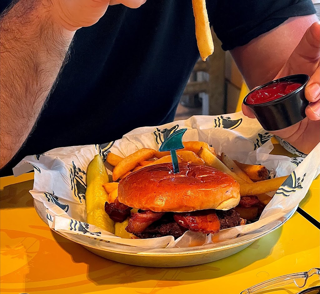 LandShark Bar & Grill Jacksonville Beach | restaurant | 5 6th Ave N, Jacksonville Beach, FL 32250, USA | 9042220222 OR +1 904-222-0222