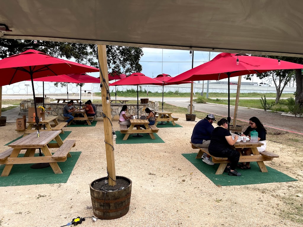 Big Freds BBQ | restaurant | 15861 I-35 Frontage Rd, Selma, TX 78154, USA | 2107163637 OR +1 210-716-3637