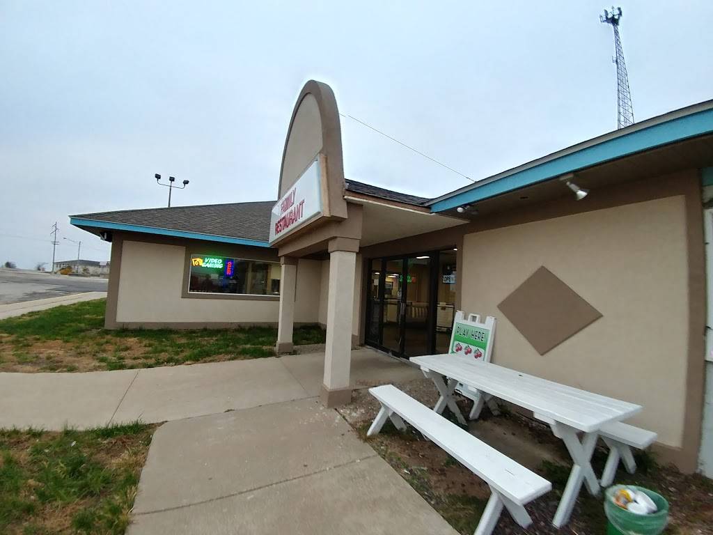 Tonis Café | restaurant | 379 IL-104, Divernon, IL 62530, USA | 2174144272 OR +1 217-414-4272